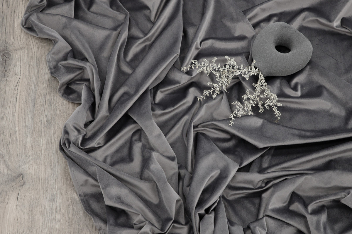 Mary Vorhang 250 x 135