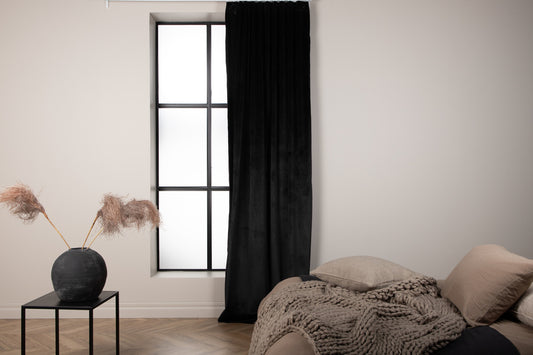 Mary Vorhang 250 x 135