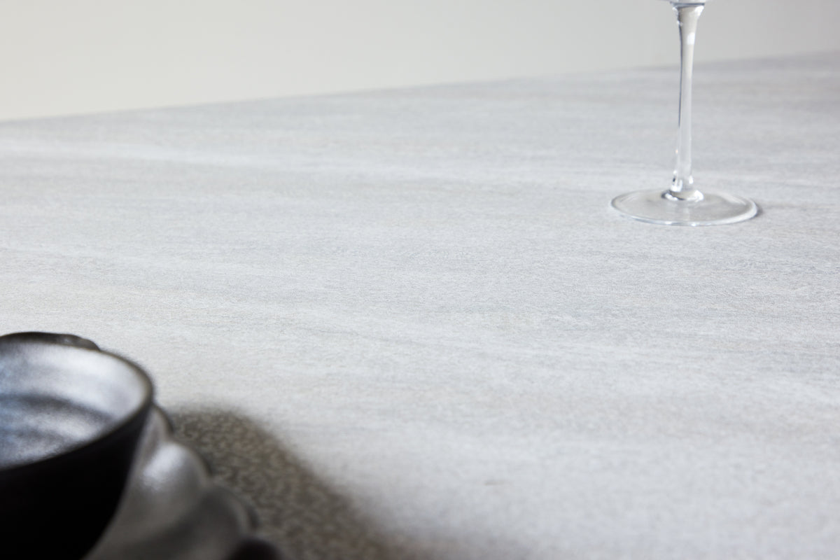 Cael Esstisch, rechteckig, 120 x 120, hellgrau